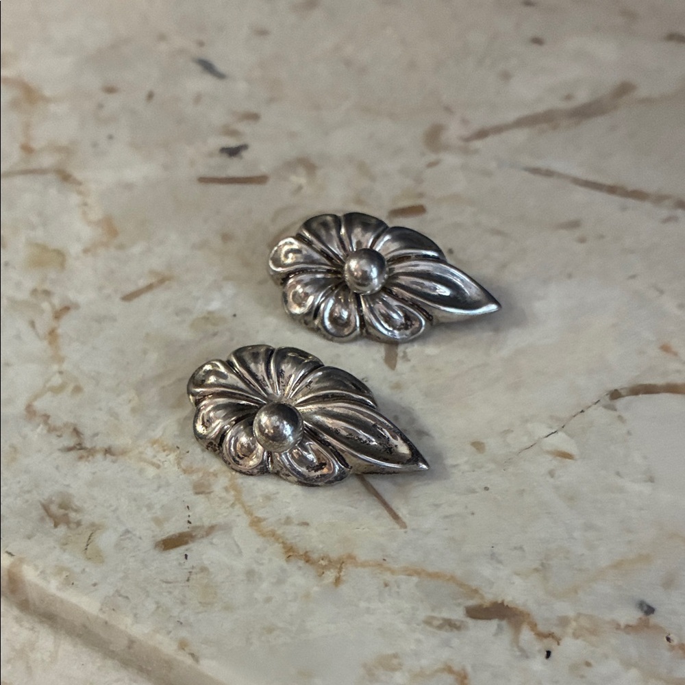 Elegant Silver Floral Earrings